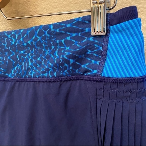 LULULEMON Women Blue Patterned Pleated Tennis Skort Size 8 - Picture 4 of 7